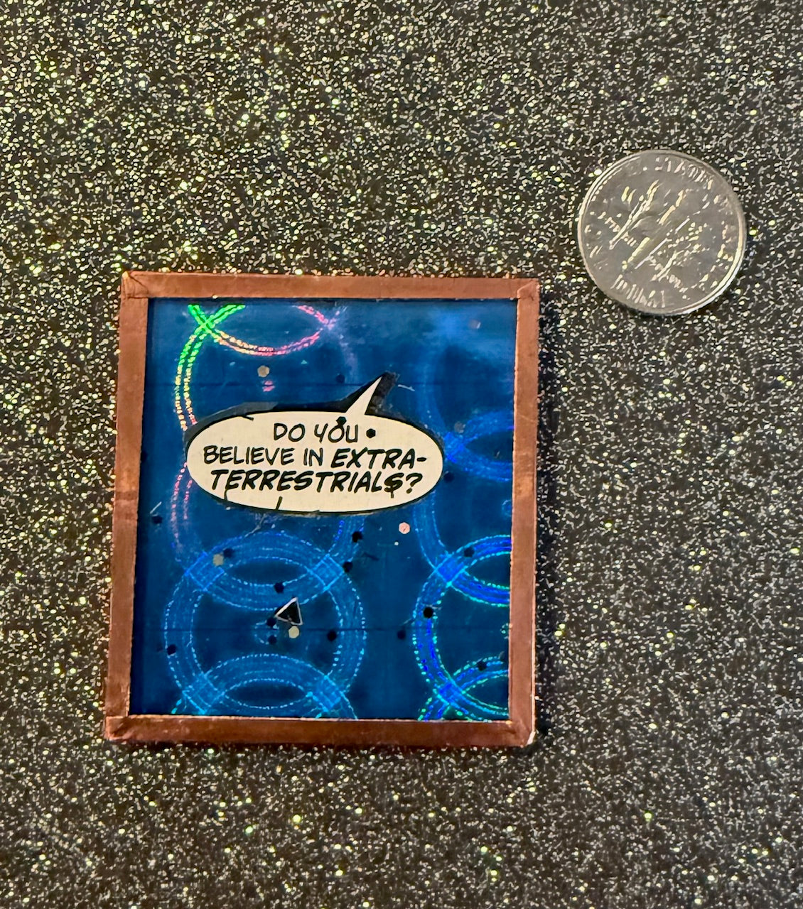 Blue glitter "ET" magnet