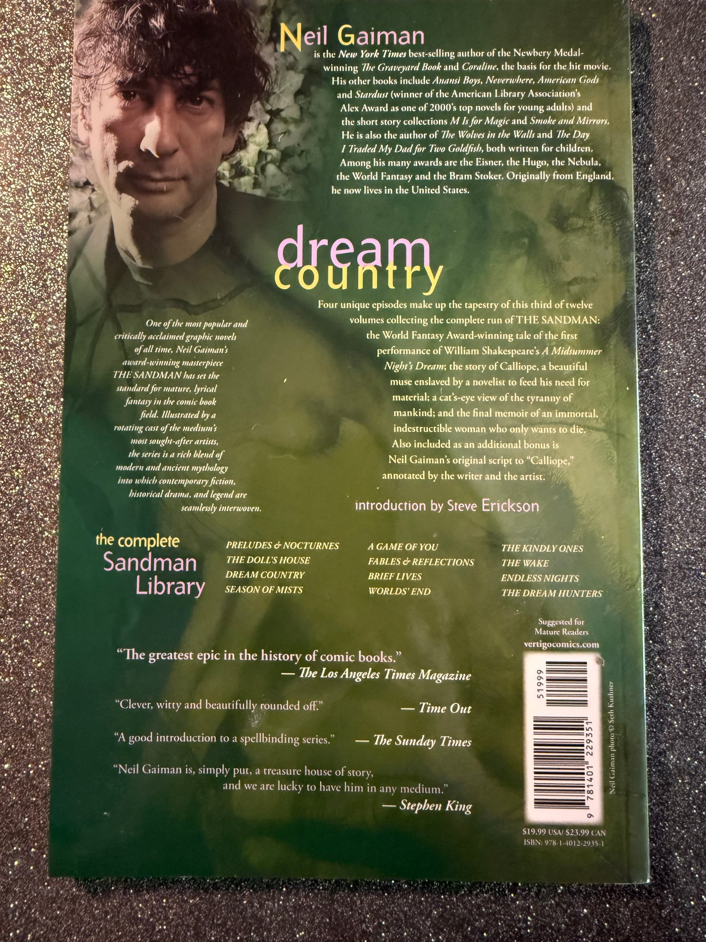 SIGNED SANDMAN DREAM COUNTRY graphic novel- Intro by Steve Erickson